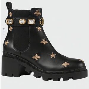 ⭐️ SOLD ⭐️ Gucci Star And Bee Embroidered Boots